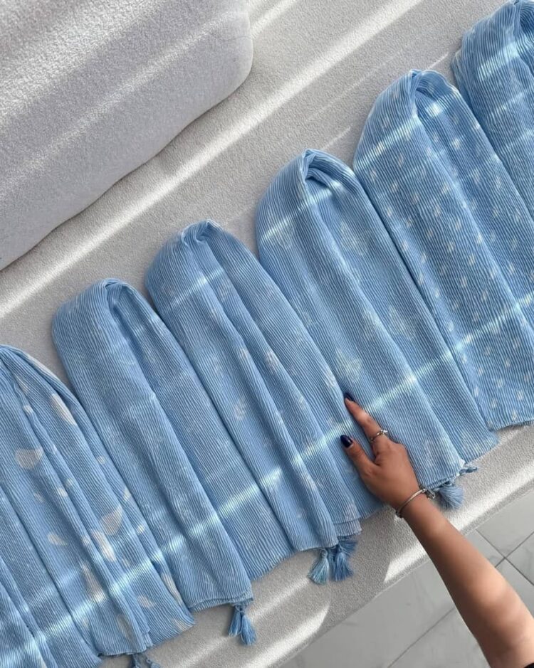 شال پلیسه برشکاه ابی (30982)