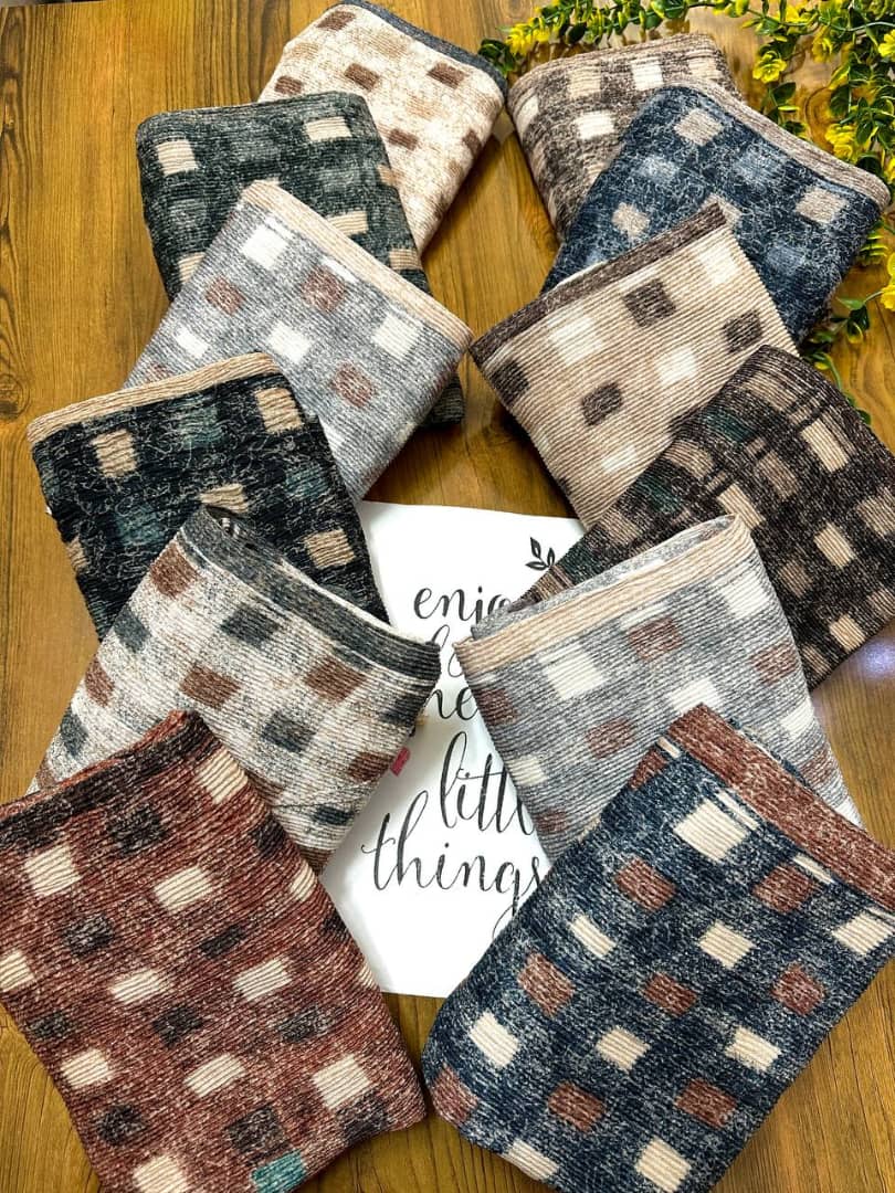 IMG-20251119-WA0075 شال پلیسه نخی پاییزه (31150) - Image 1